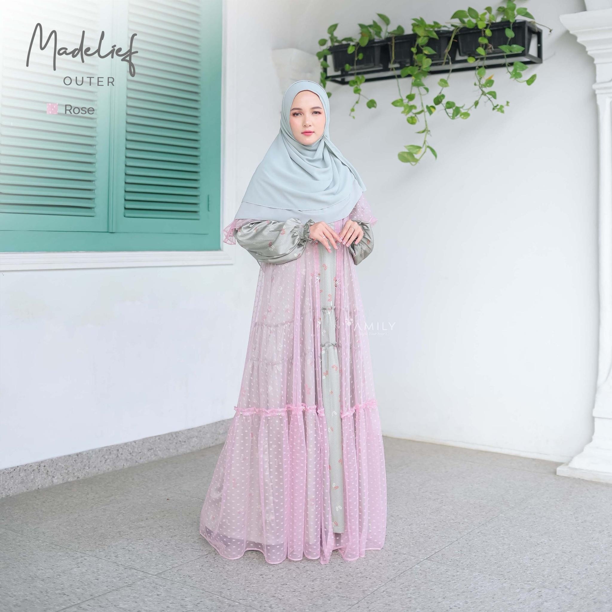 Madelief Outer Mom 