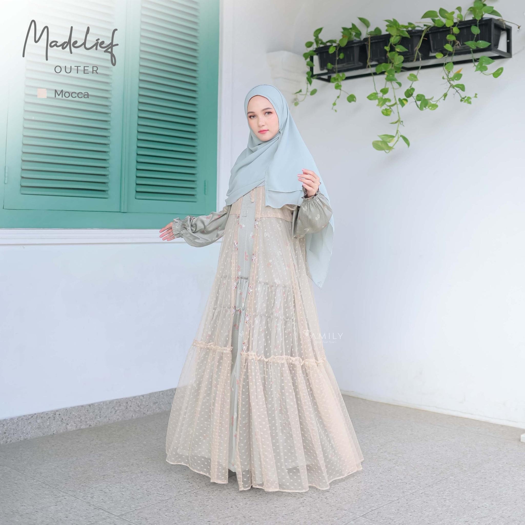 Madelief Outer Mom 