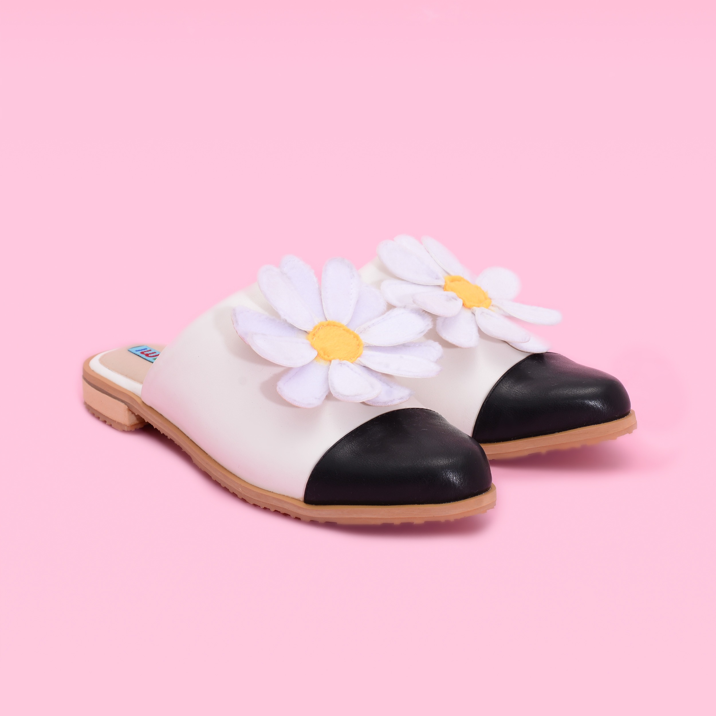Miss Daisy White Mules