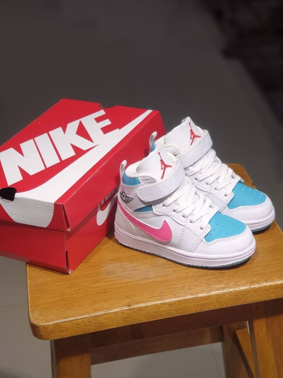 KIDS - NIKE JORDAN 1 MID WHITE BLUE SKY