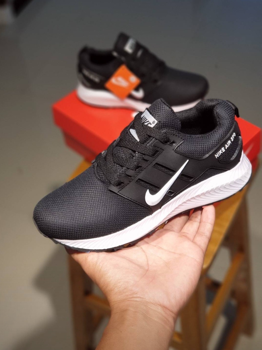 KIDS - NIKE AIR MAX 270 BLACK WHITE