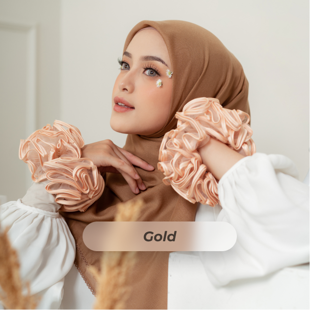SAKURA SCRUNCHIE - GOLD