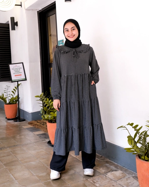 Elle Big Stripes Tunic - Tunik Ruffle Salur Kaos Katun Rayon