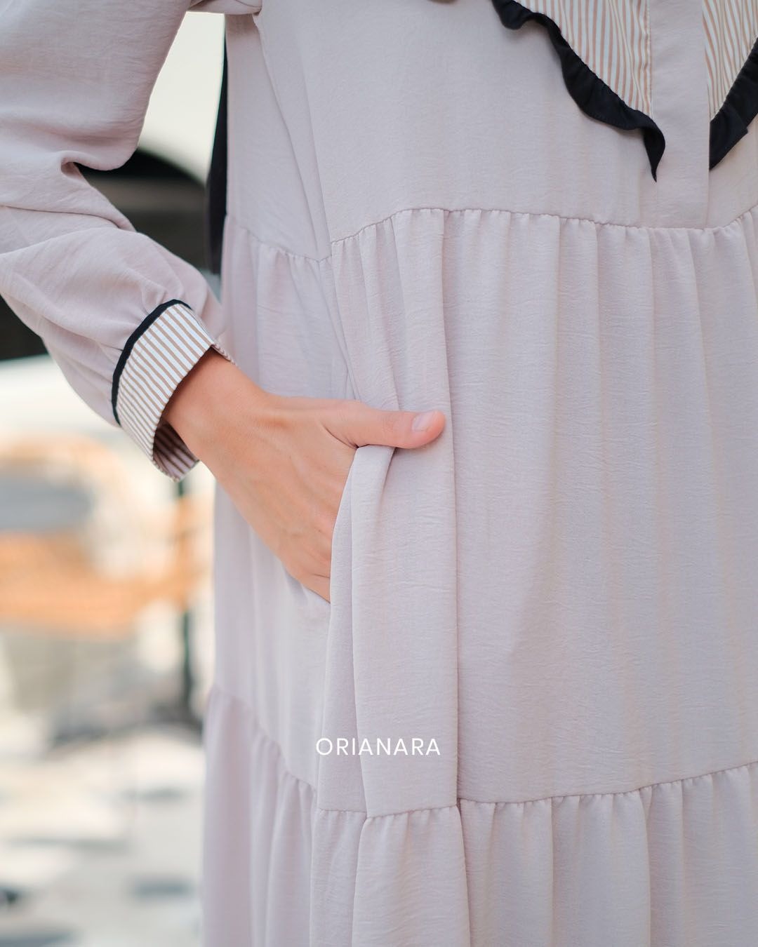 Almadina Dress Black Crema