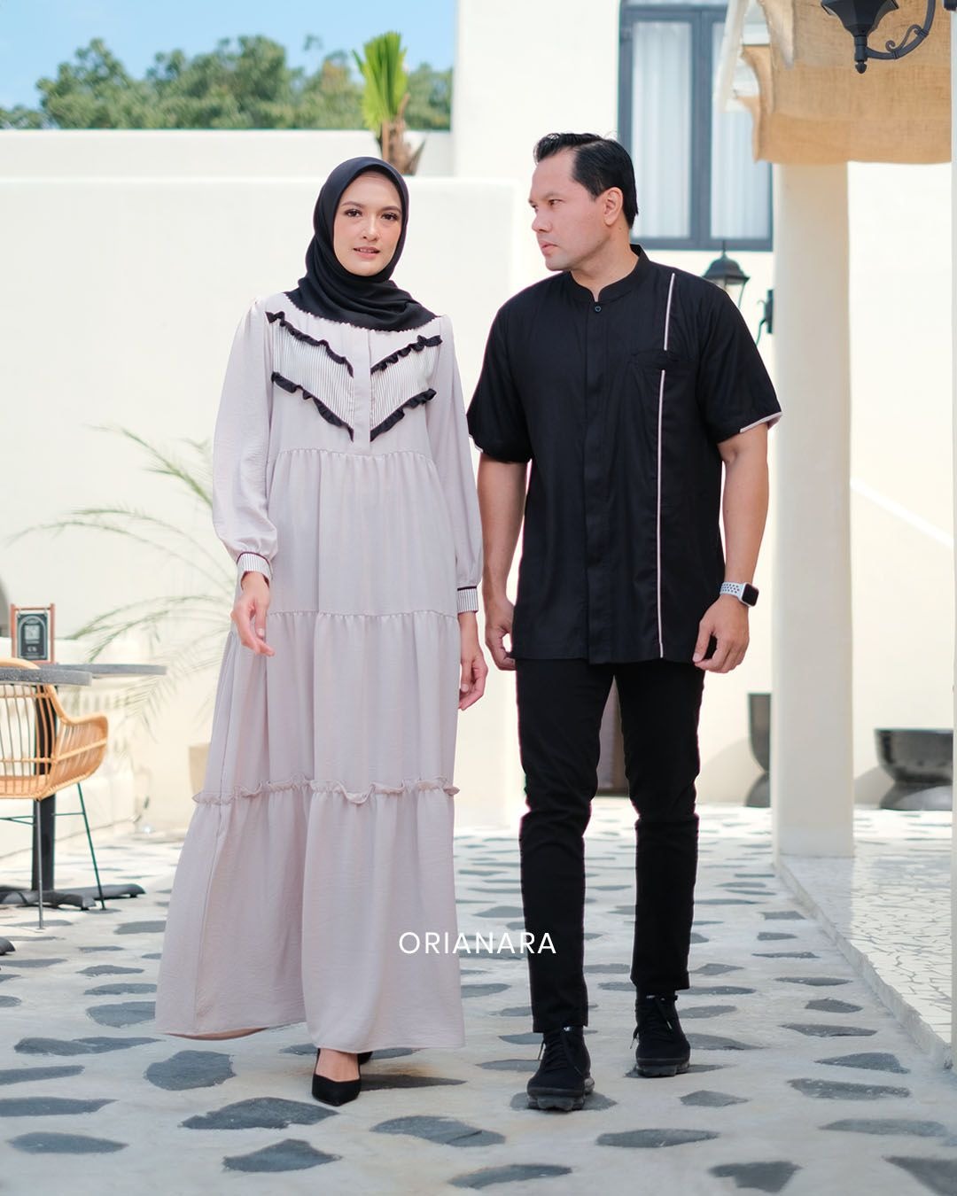 Almadina Dress Black Crema