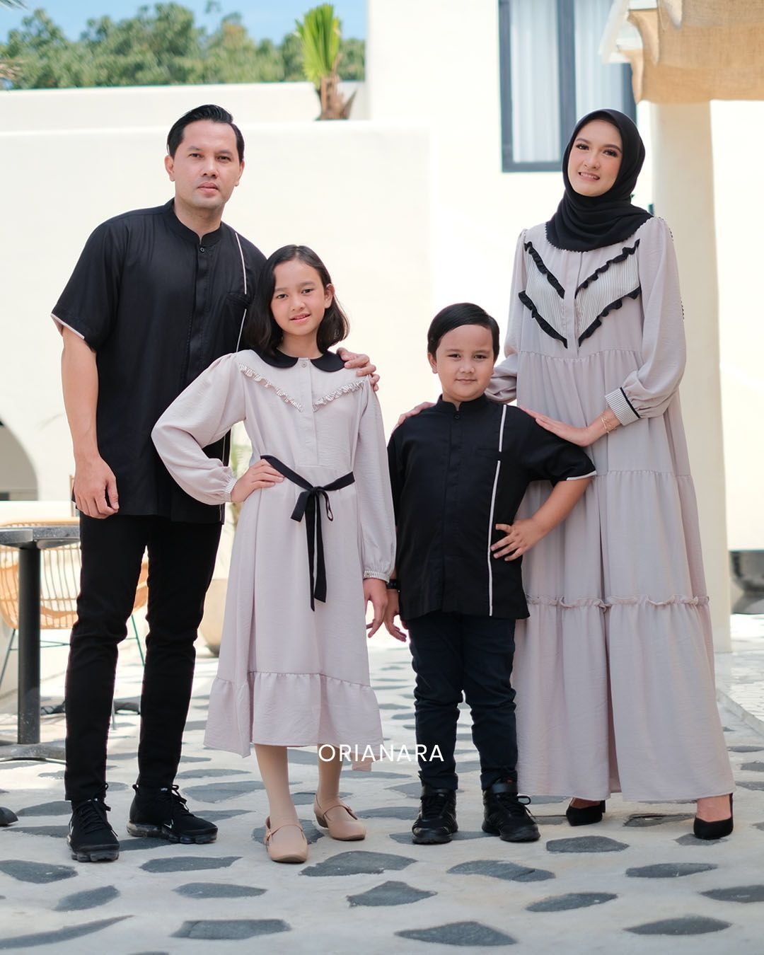 Almadina Dress Black Crema