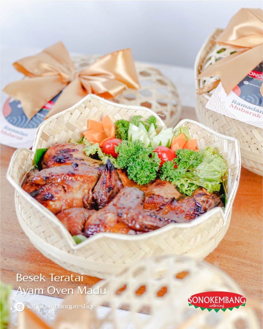Ayam Oven Madu Abhipraya Besek Teratai 