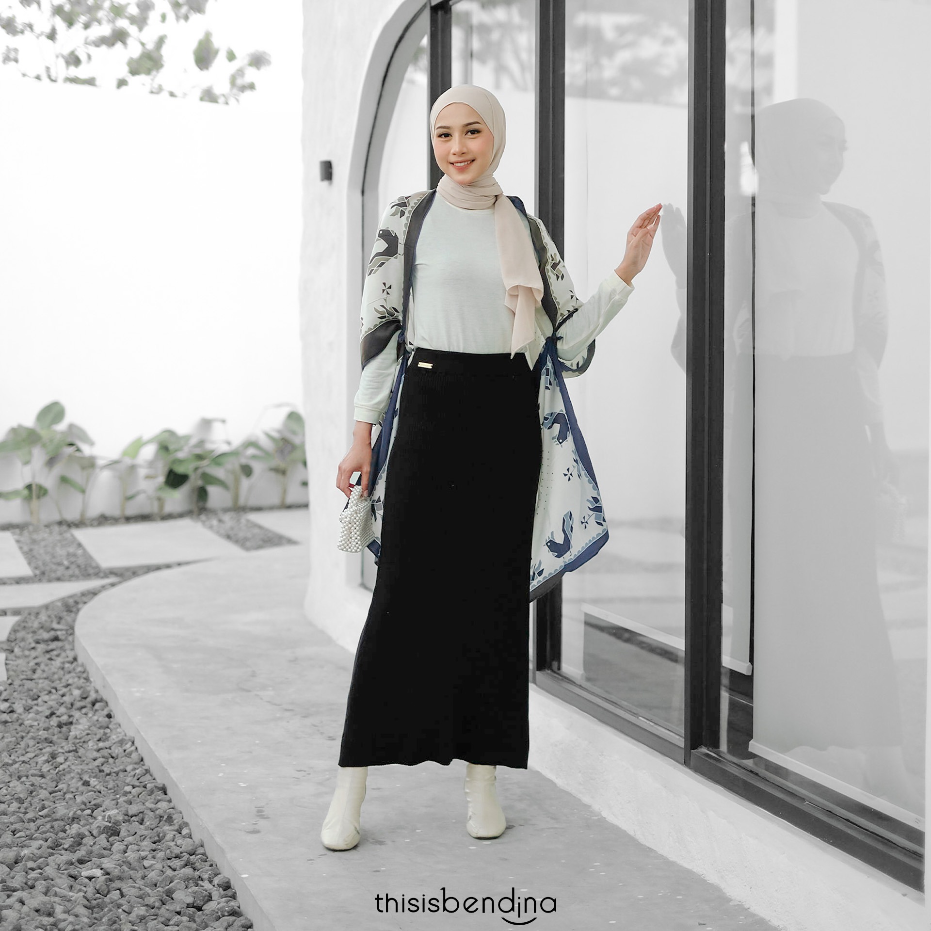 Yura Skirt Black