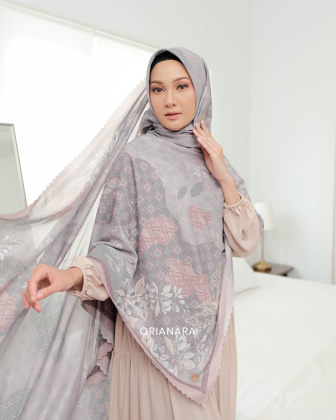 Zinnia Scarf - Ash Grey