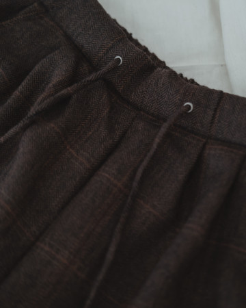 WIDE PLEATED SHORTS - BROWN
