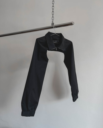 QUATER CROP JACKET - BLACK