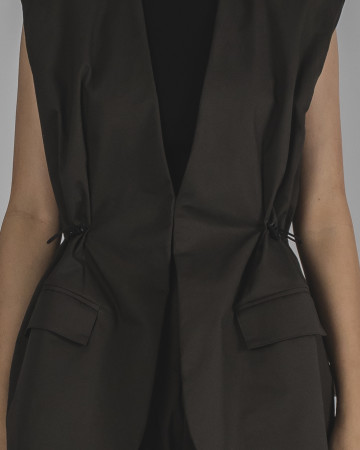 SLEEVELESS BLAZER