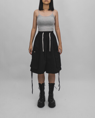 WIDE CARGO SHORTS - BLACK
