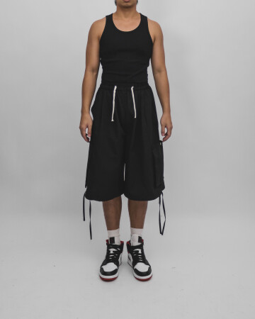 WIDE CARGO SHORTS - BLACK