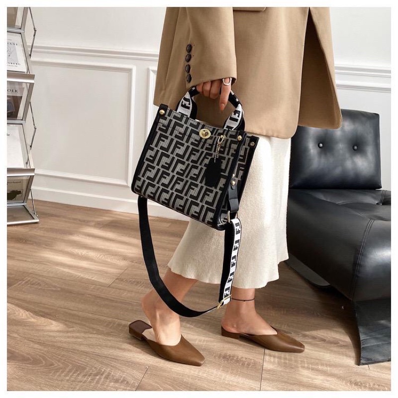 HIB010 TAS IMPORT WANITA