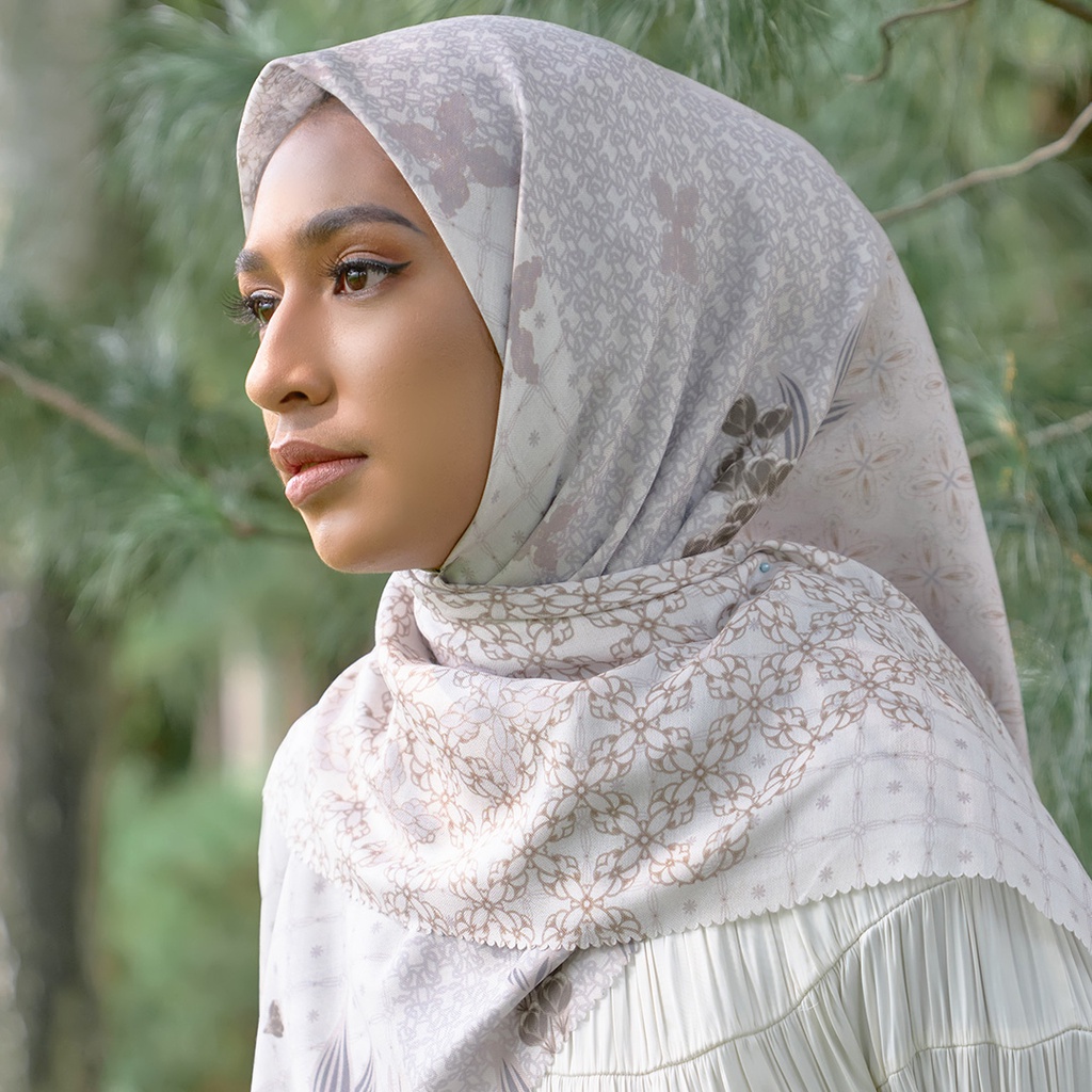Serampai Ivory Scarf