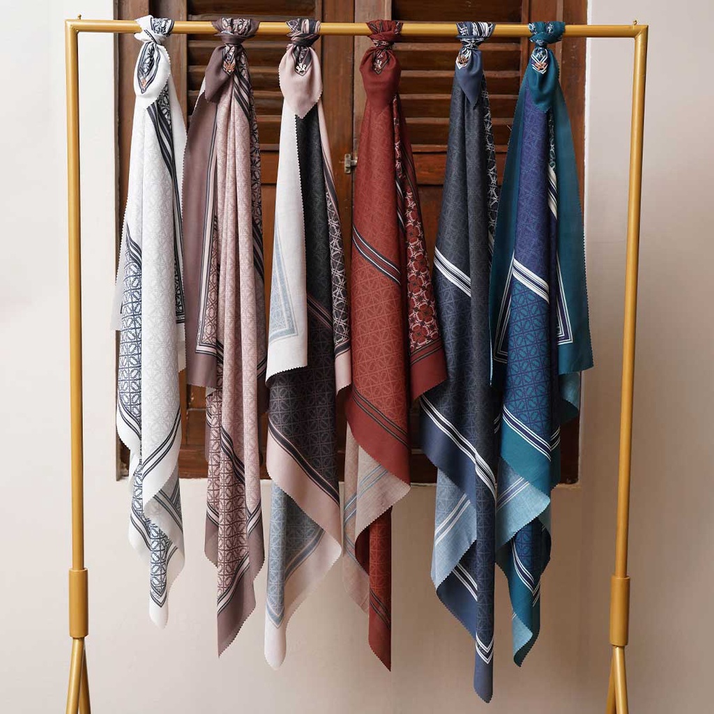 Gale Creme Scarf