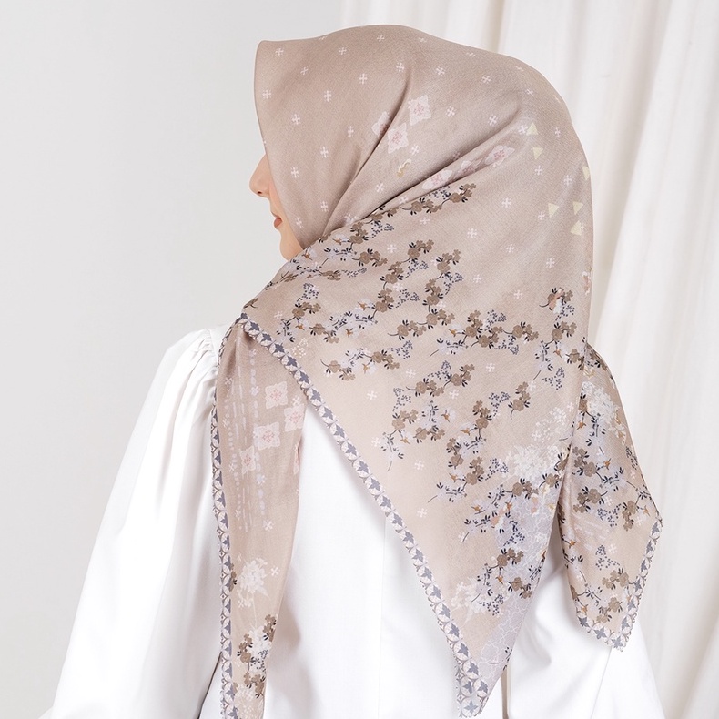 Gardenia Scarf Nude 