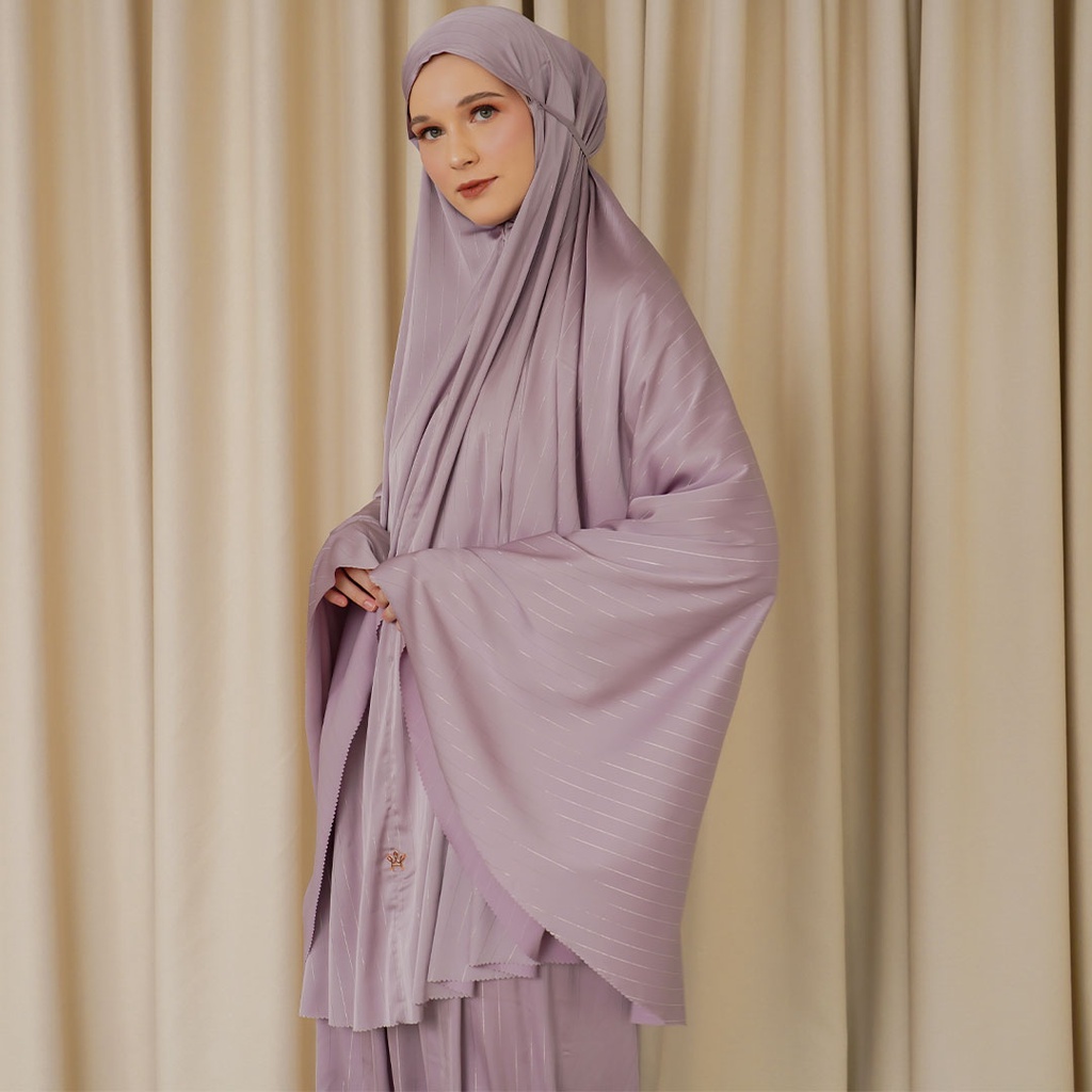 Syaina Nirvana Prayer Robe