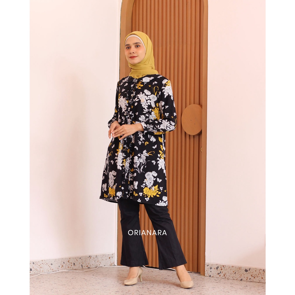 Sophie Tunik Black