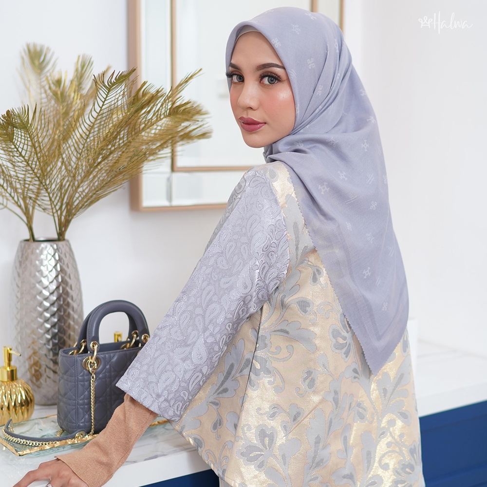 Monogram Scarf Light Grey