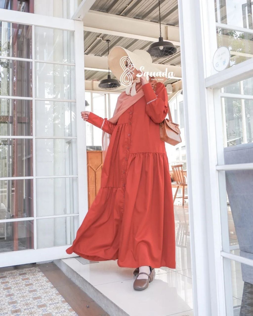ADNA DRESS MOM