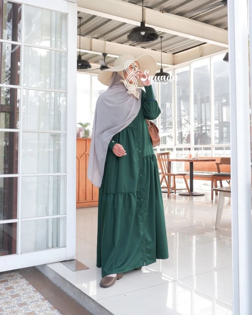 ADNA DRESS MOM