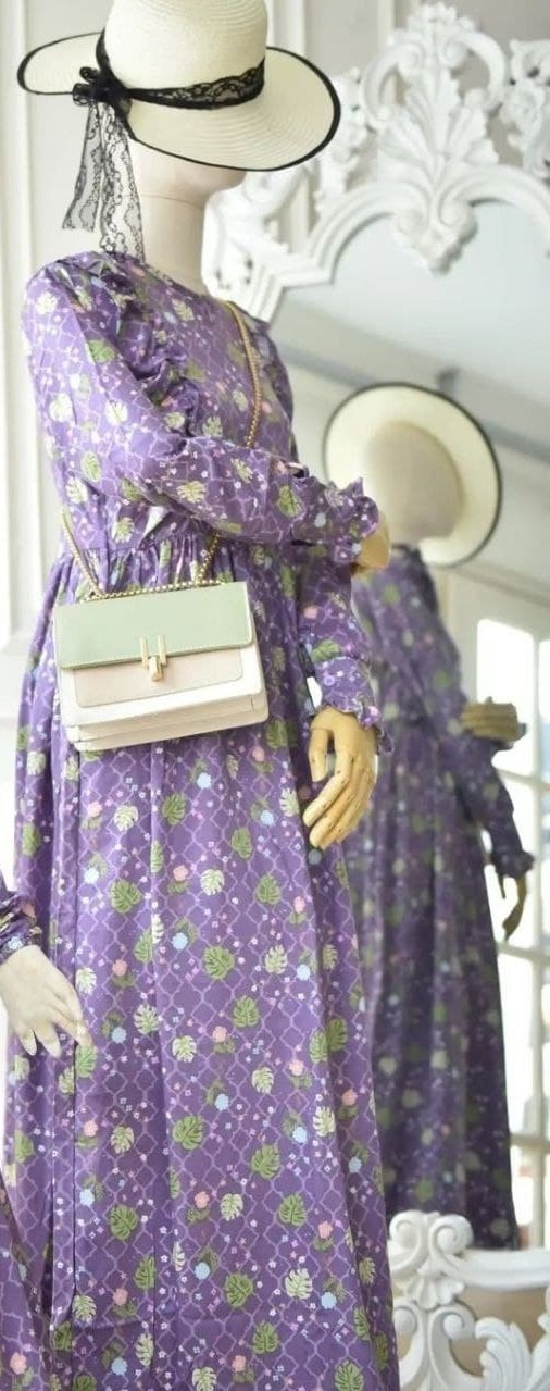 RUFFLE DRESS MOM