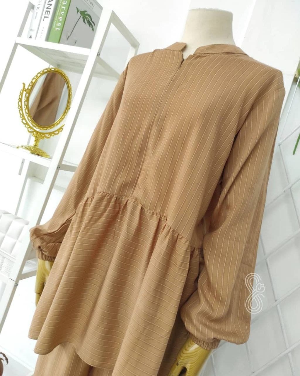 ELENA PAJAMAS SET (CARAMEL STRIPES)