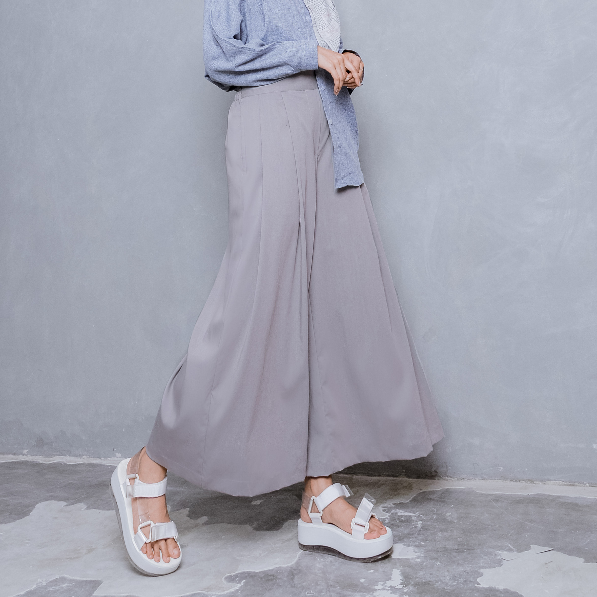 Wide TAUPE CULLOTE