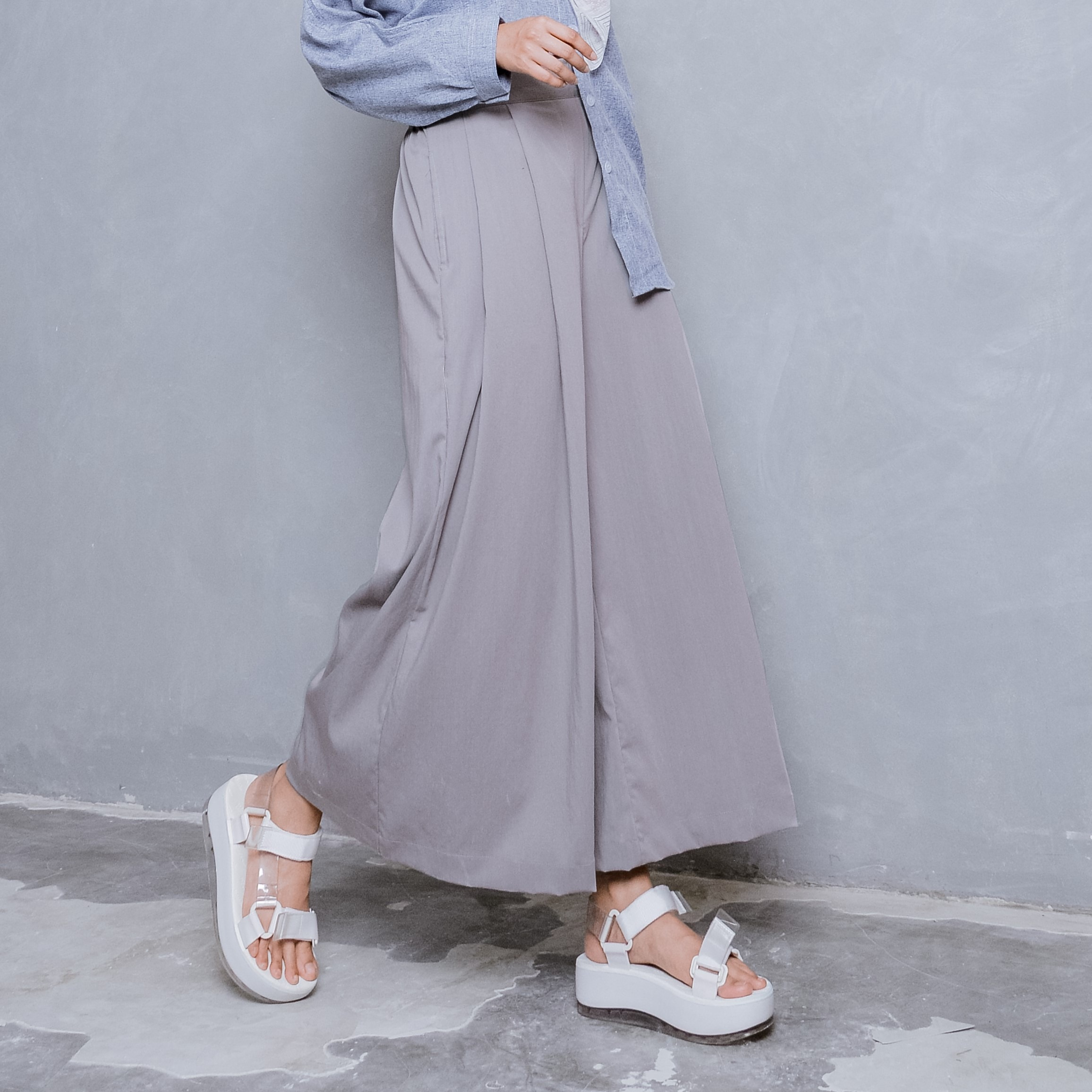 Wide TAUPE CULLOTE