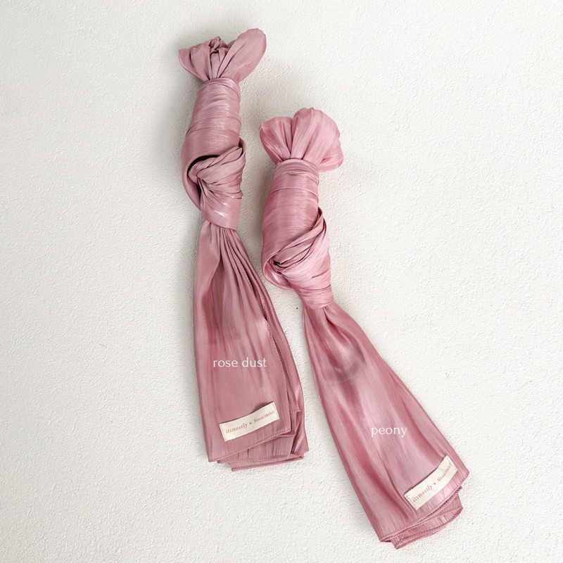 ITSMOSTLY - Luxxe Shimmer Shawl x Nasariastri (Pashmina Shimmer Silk Premium)