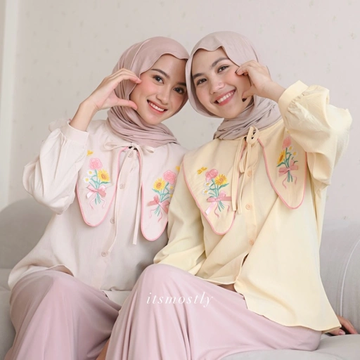 Image of ITSMOSTLY - Sunny Shirt (Blouse Vintage Bordir)