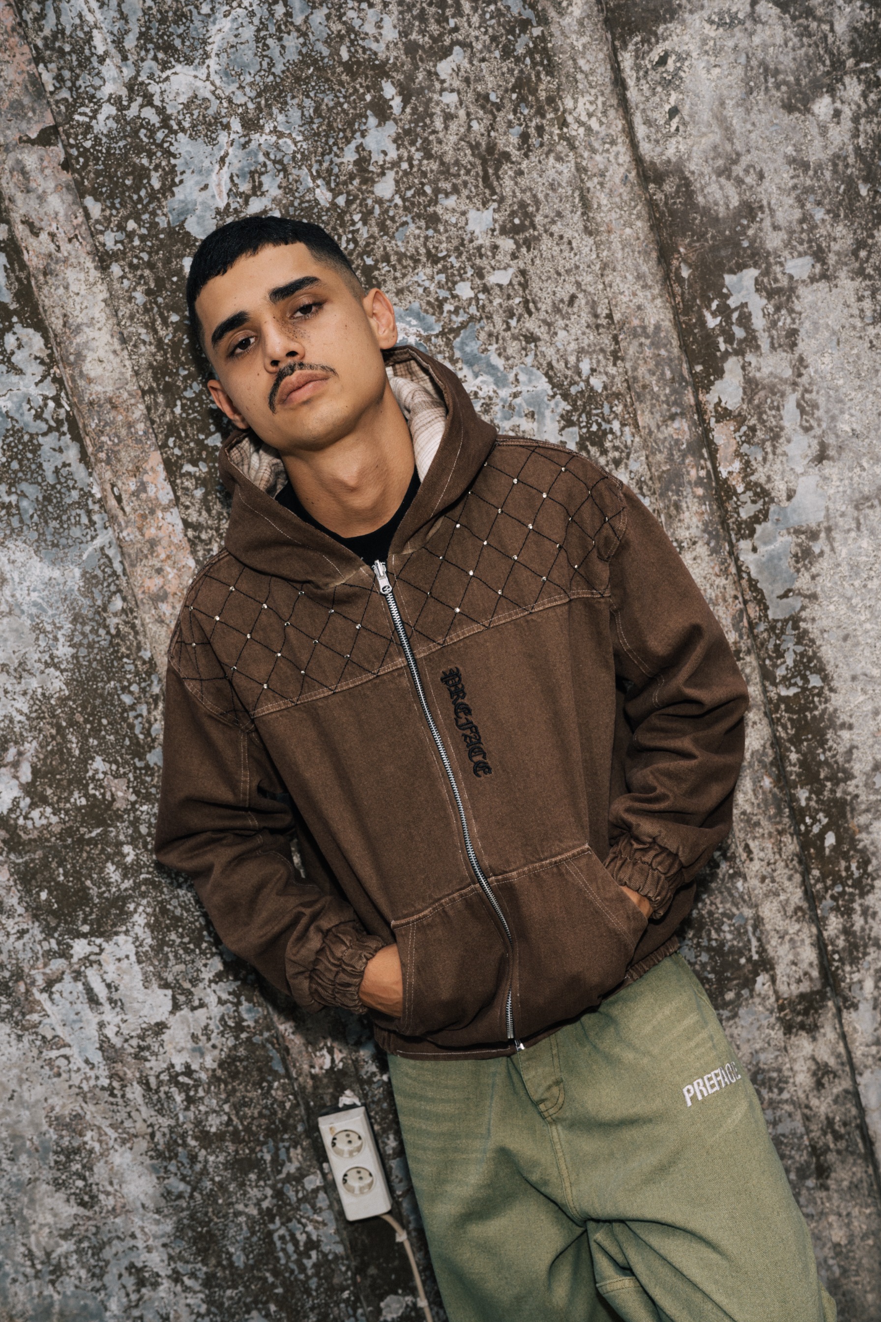 REVERSIBLE ZIP DENIM HOODIE - UMBER