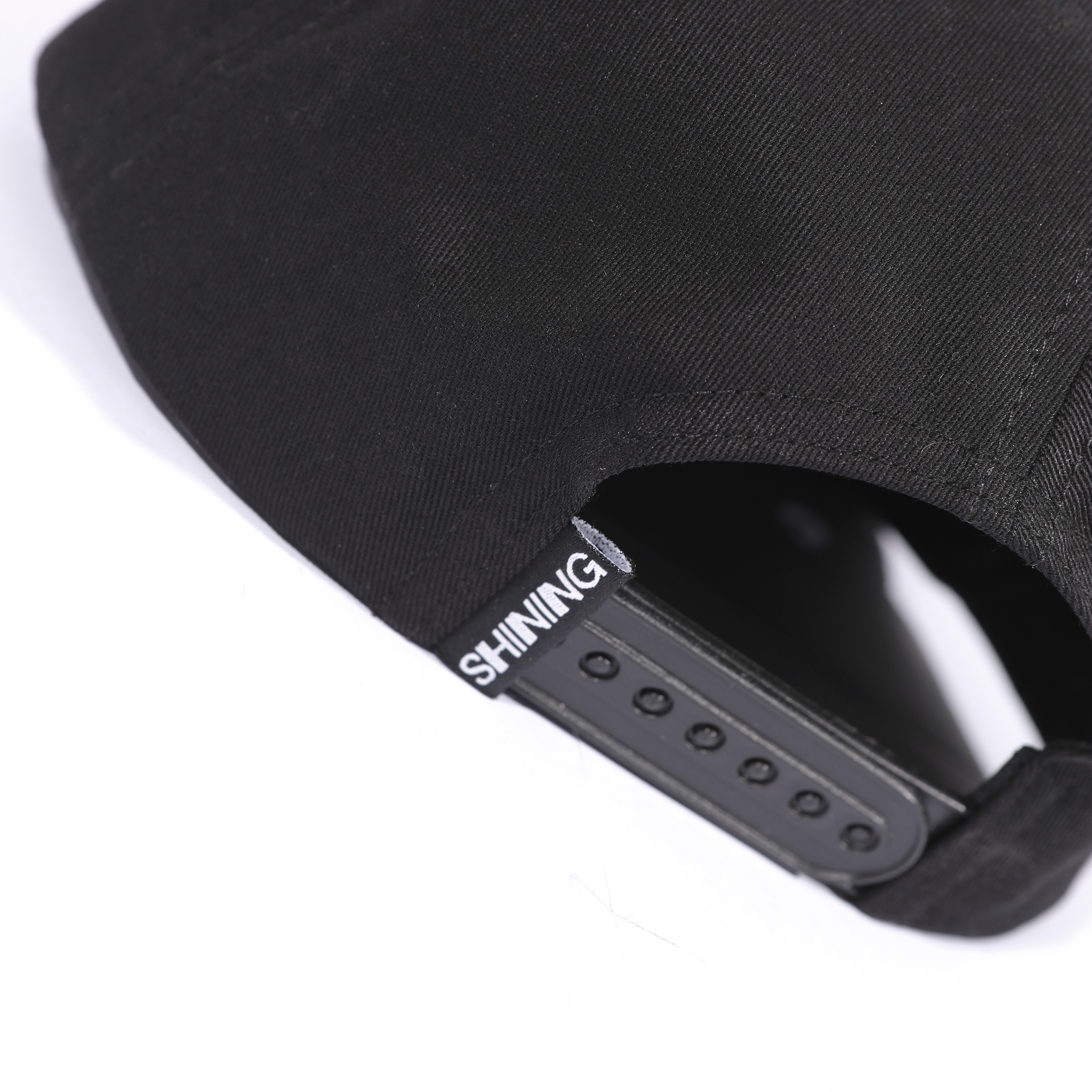 Shining Bright Ovale Snapback - Black