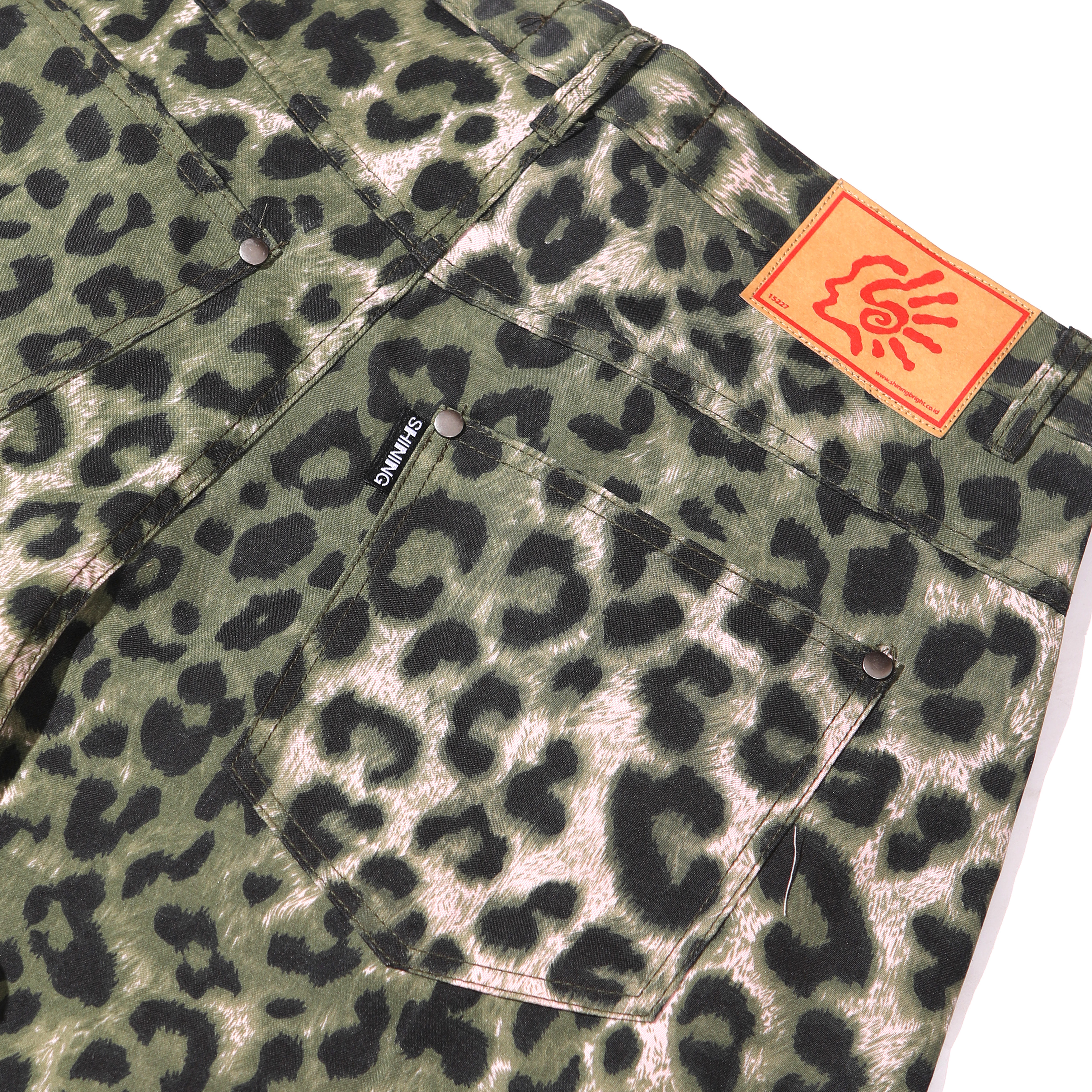 Shining Bright Leopard Jorts Pants - Green