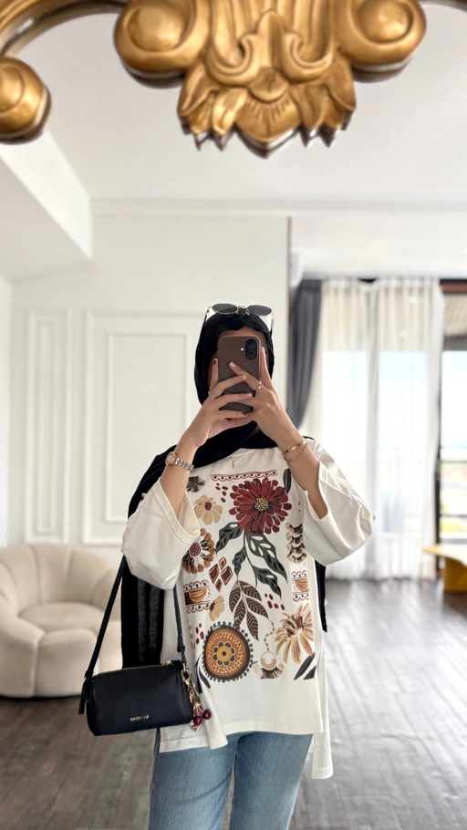 Image of Tshirt Tee BW Flower Art
