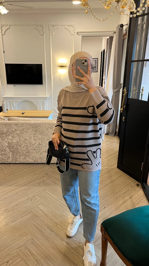 Image of SW Knit Mickey Hand