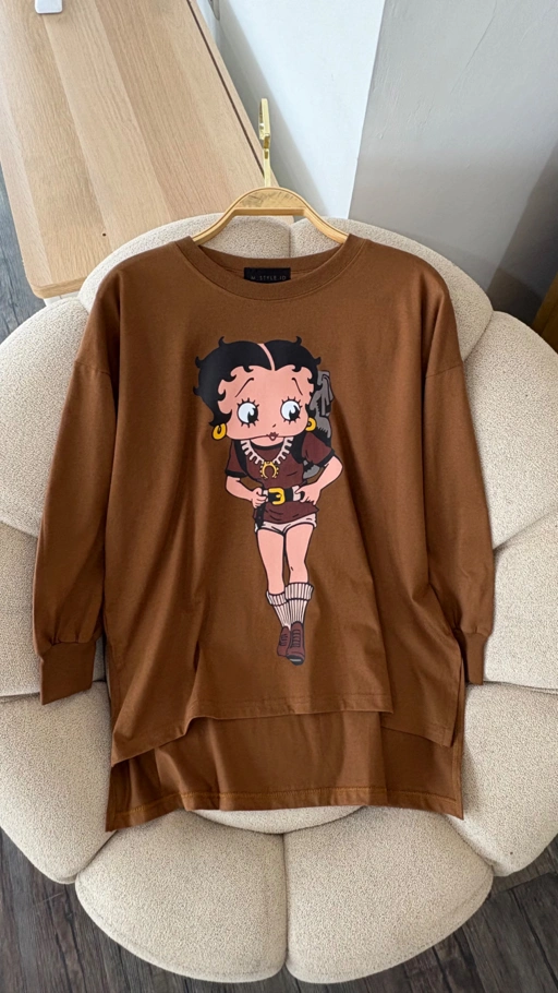 Image of Tshirt LS Brown Betty Backpacker