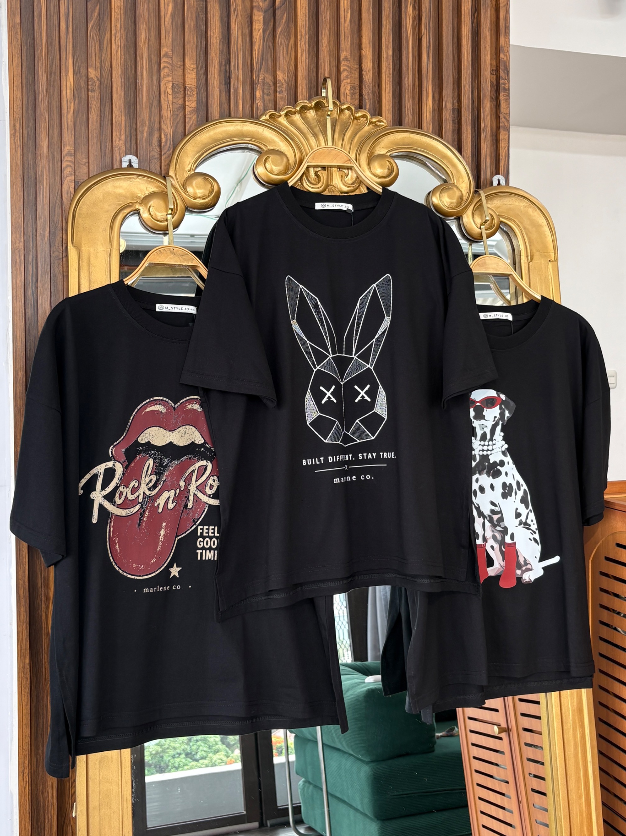 Tshirt OV Black (Oversize Wanita ada belahan disamping)