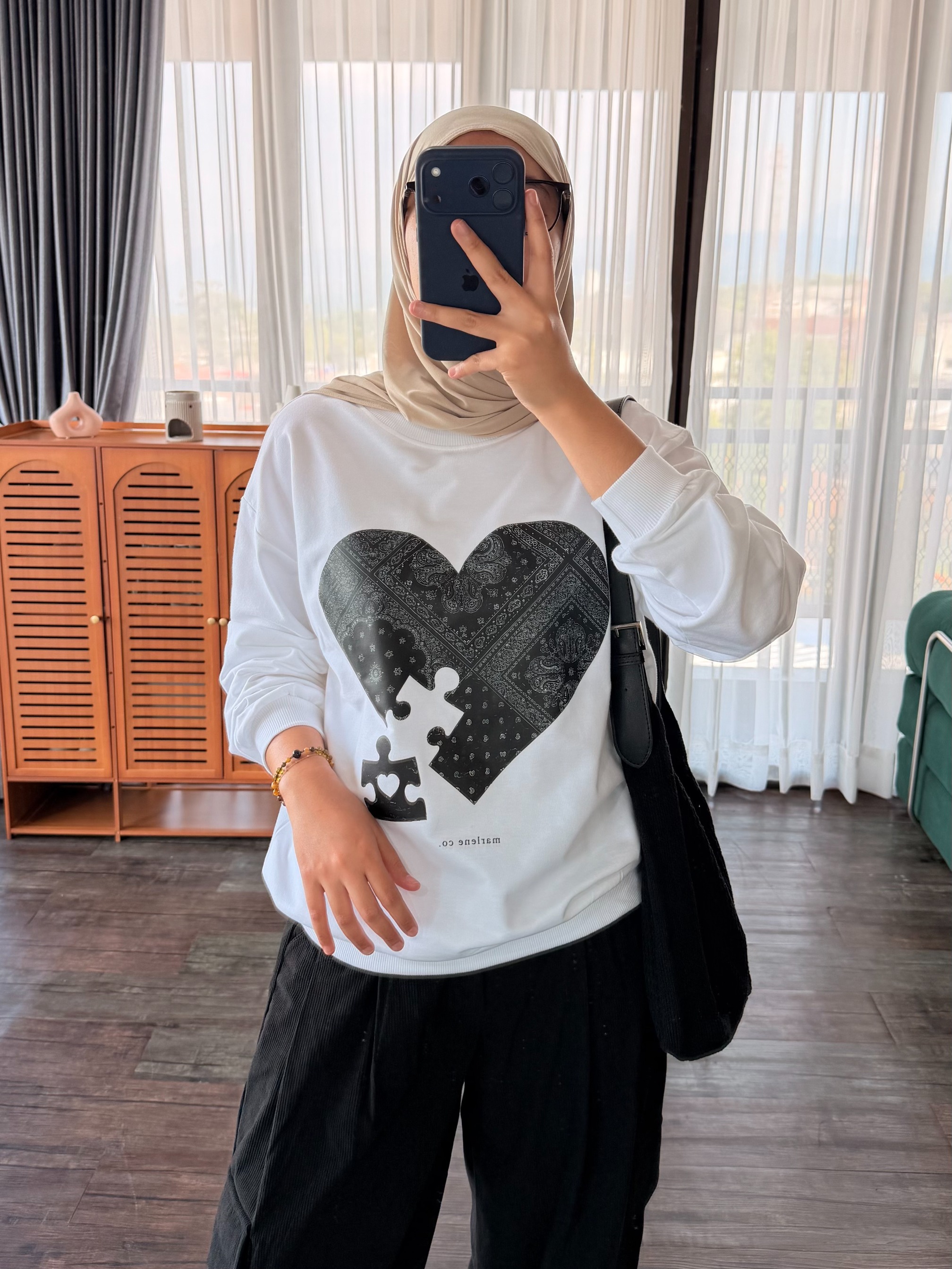 Sweater White