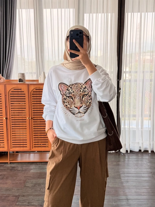 Sweater White
