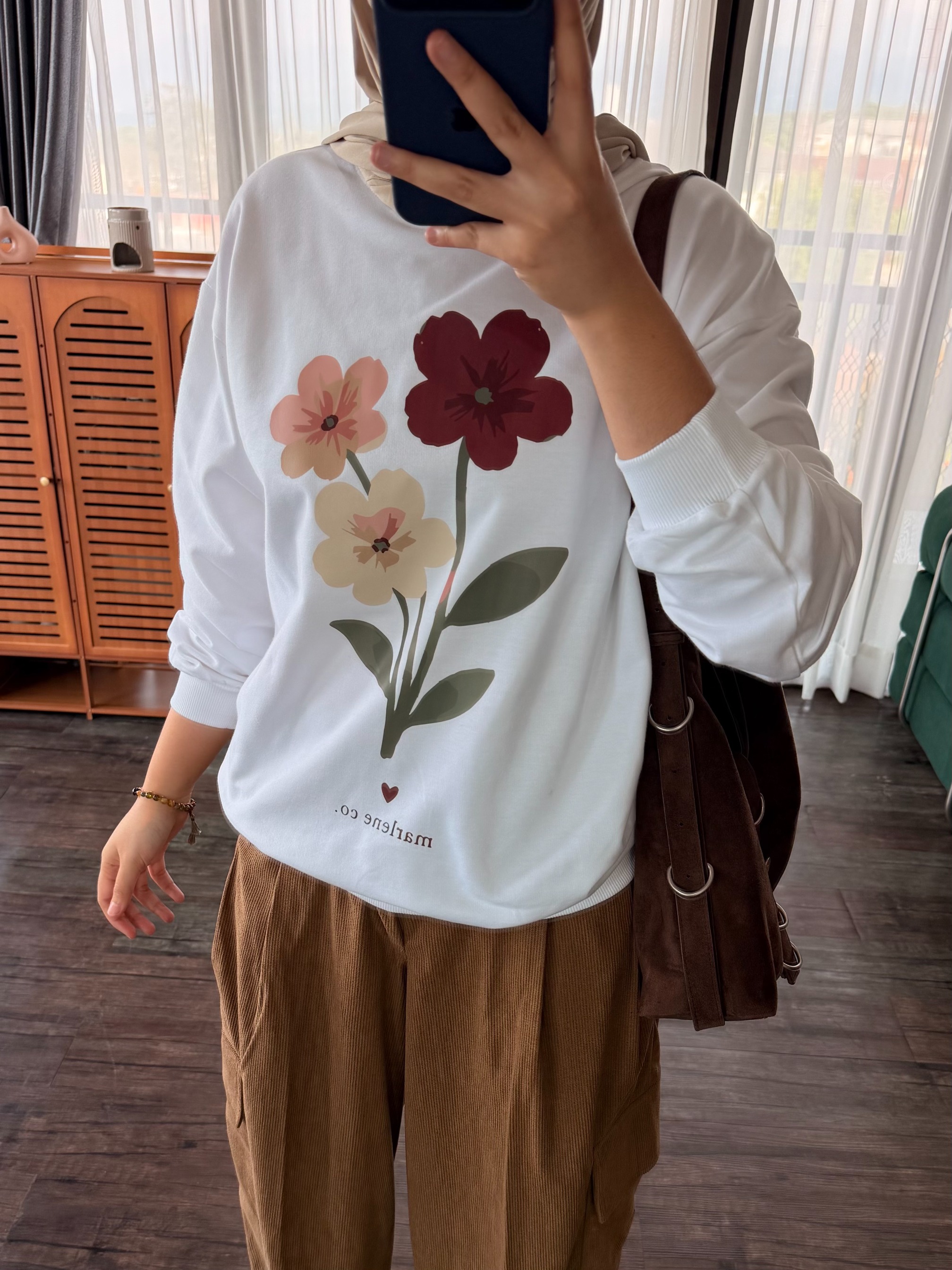 Sweater White
