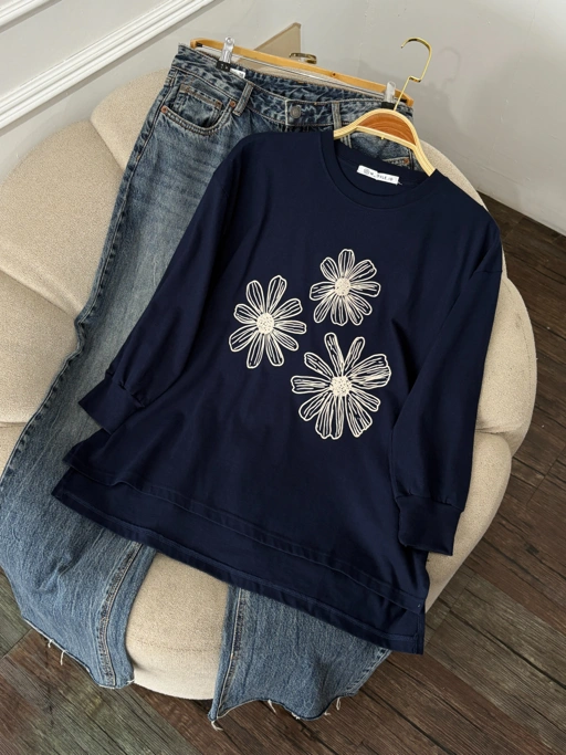 Image of Tshirt LS Navy Gardenia