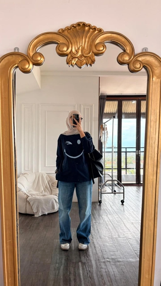 Image of Tshirt LS Navy Wink