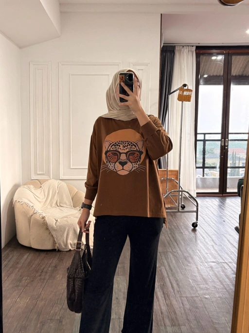 Image of Tshirt LS Brown TM