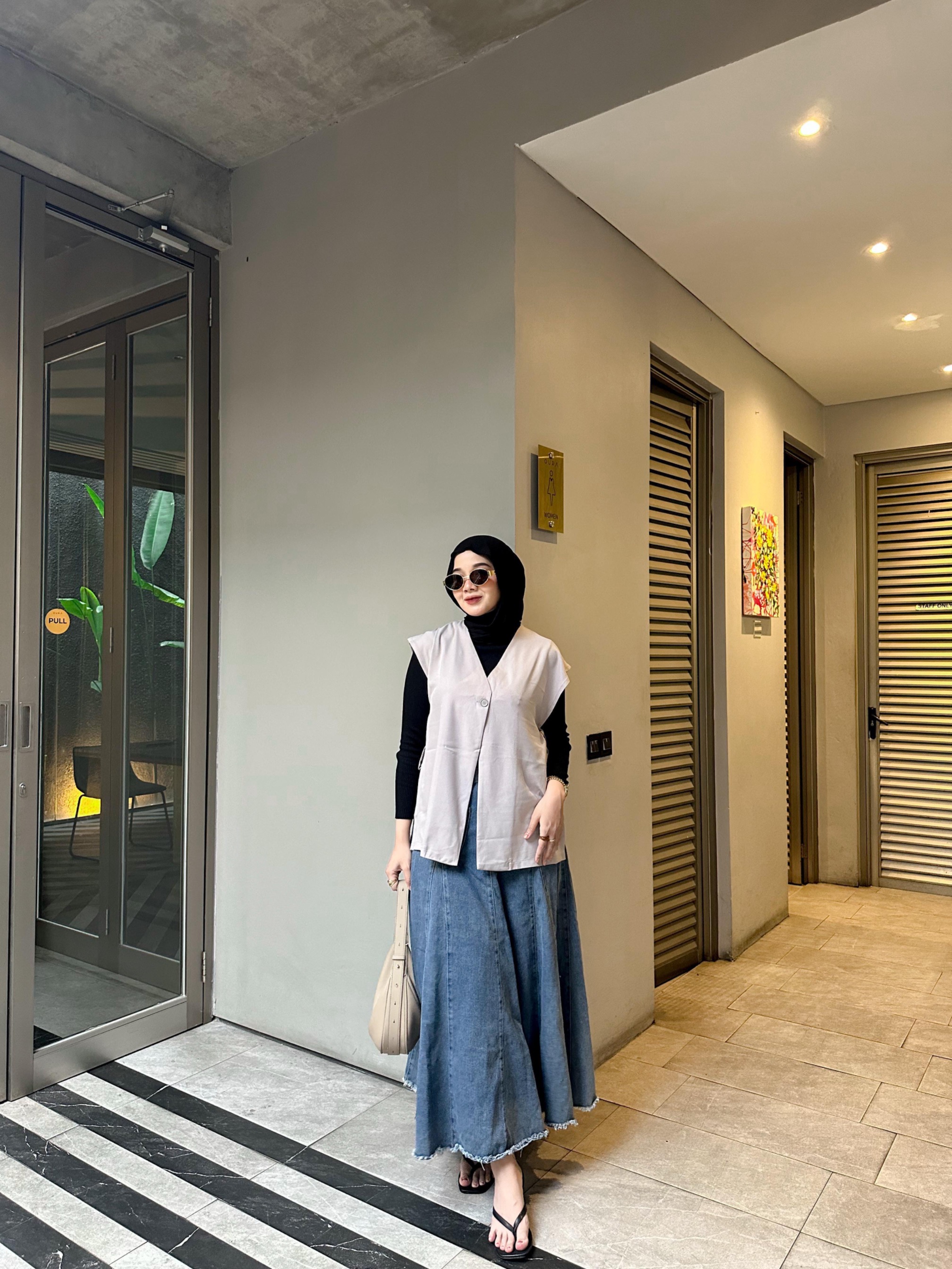 AMITA VEST
