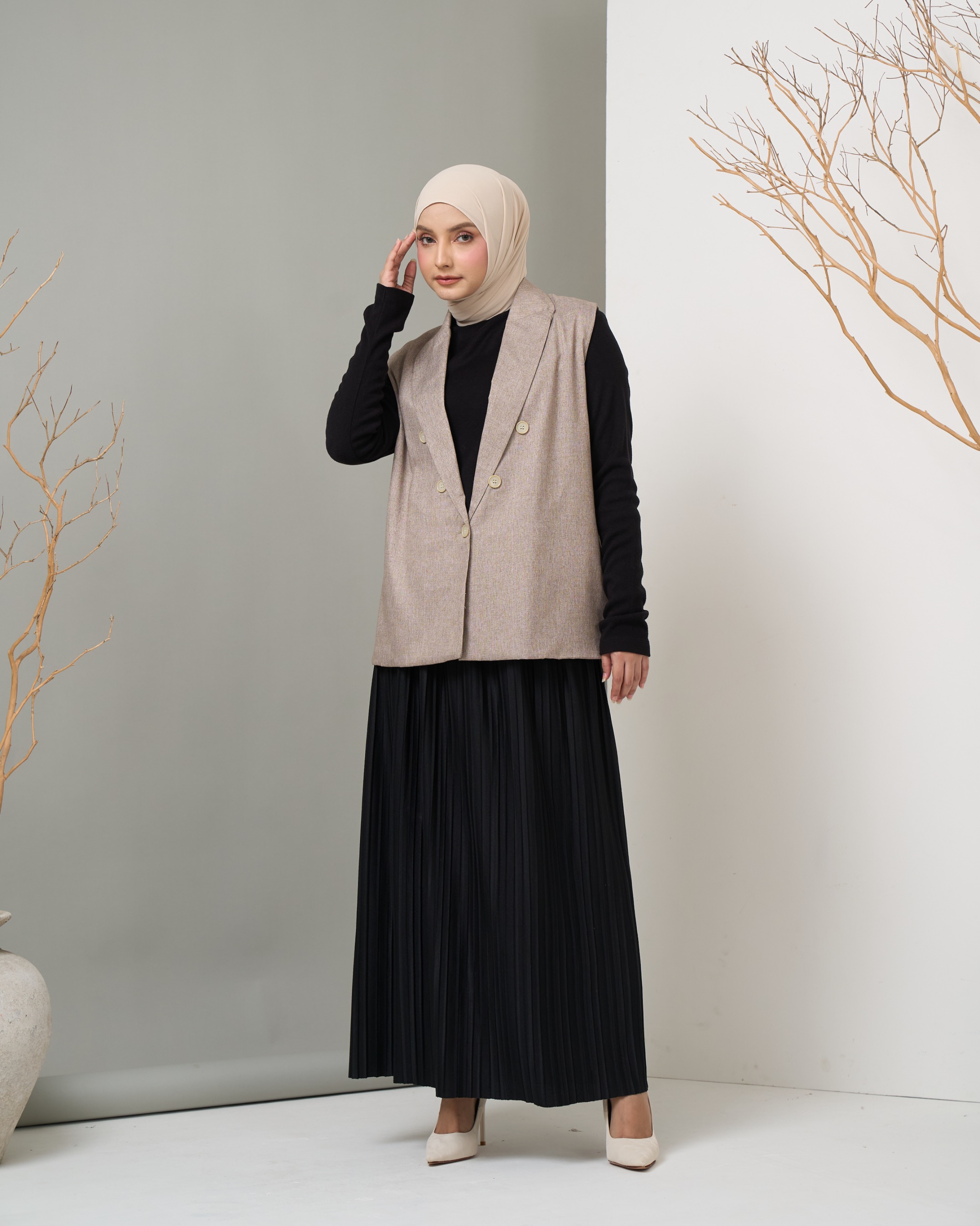 HAURA VEST