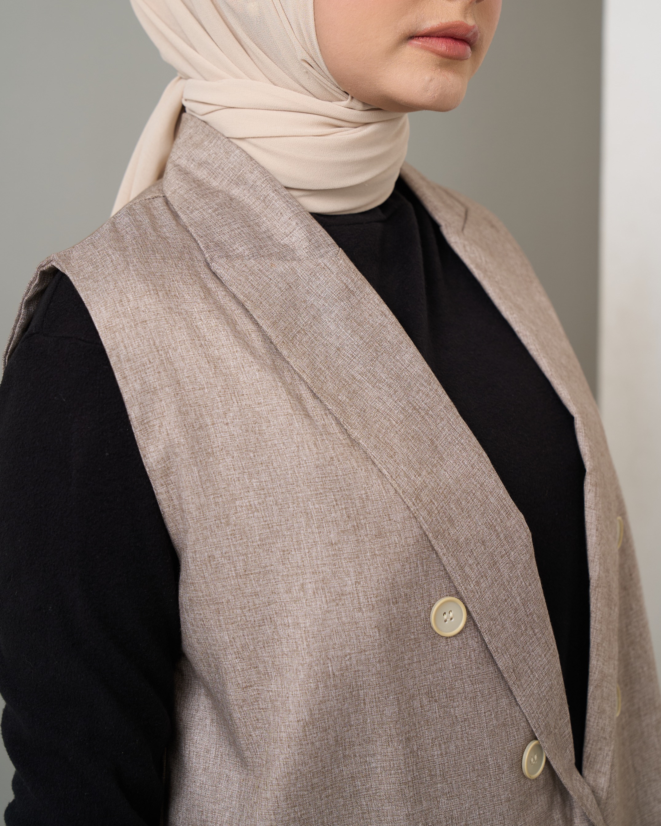 HAURA VEST