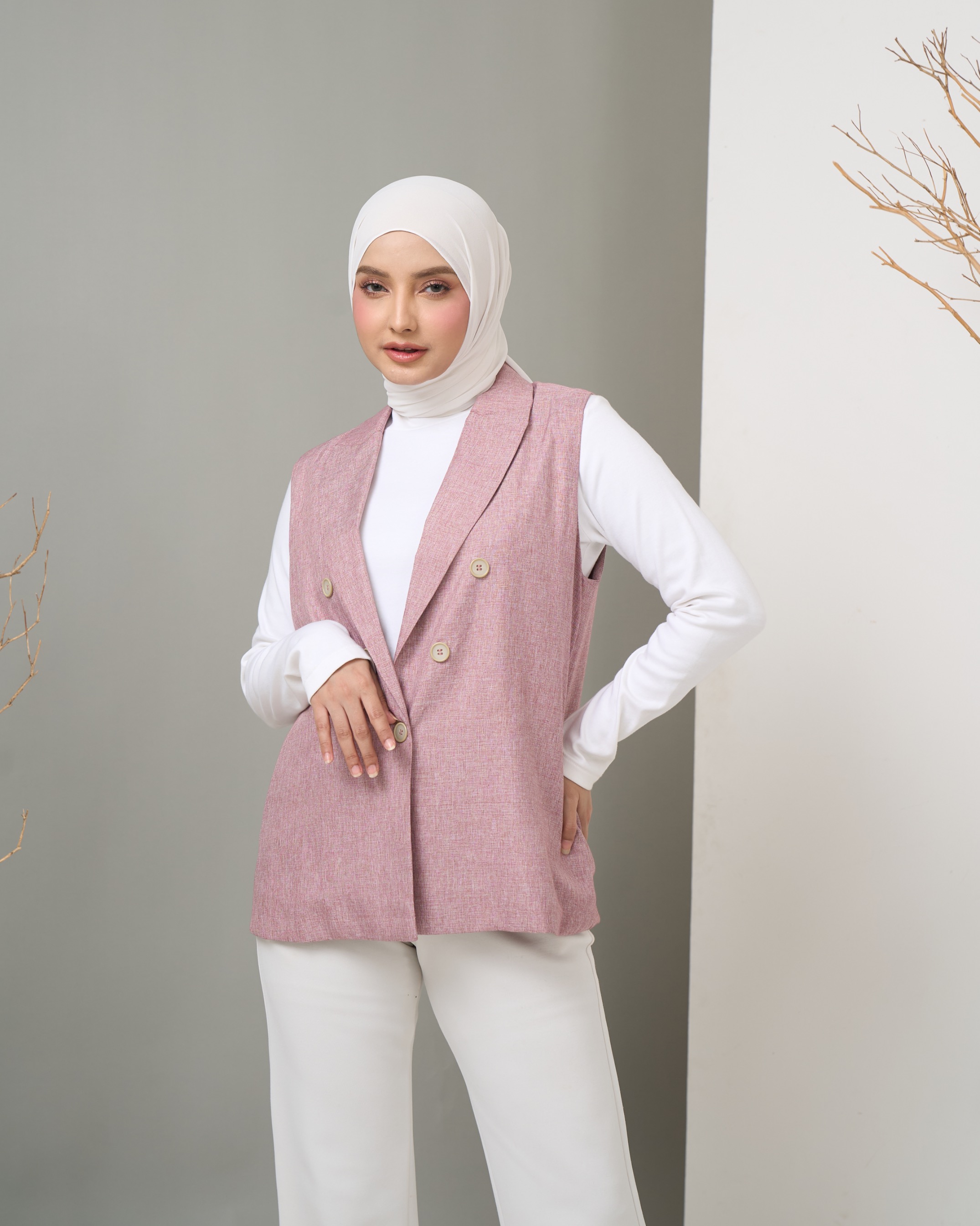 HAURA VEST